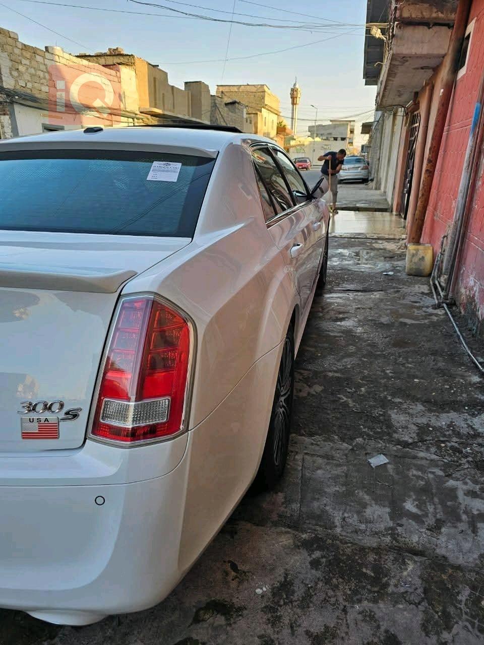 کرایسلەر 300